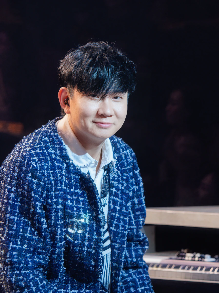 Refined output for Frontal Face Reshaping × JJ Lin